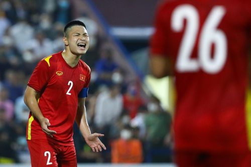 Đội trưởng U23 Việt Nam nổi giận khi bị U20 Hàn Quốc ép sân