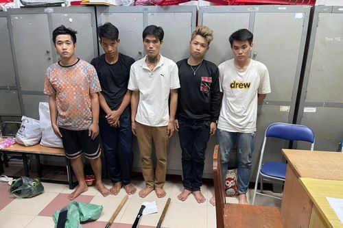 Bắt nhóm đối tượng chém 3 người thương tích ở quận 4