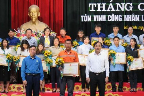 Hà Tĩnh tôn vinh 50 công nhân lao động tiêu biểu