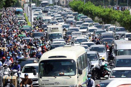 Thu phí ô tô vào trung tâm TPHCM 40.000 đồng/lượt: Có khả thi?