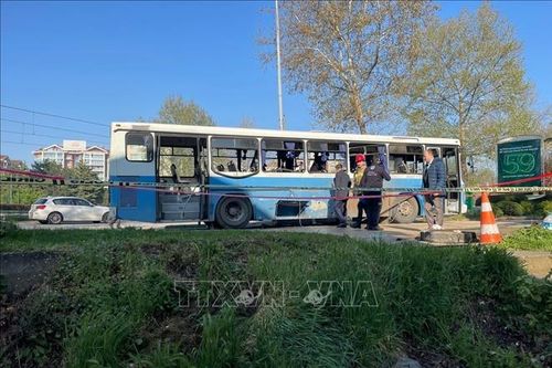 Tấn công khủng bố nhằm vào xe chở lính gác nhà tù tại Thổ Nhĩ Kỳ