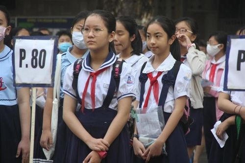 TP.HCM: Mạnh tay chi bạc triệu luyện thi cho con vào THPT Chuyên Trần Đại Nghĩa
