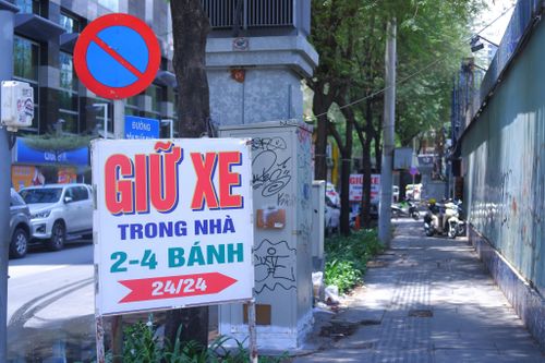 Đau đầu chuyện gửi xe ở trung tâm TP.HCM