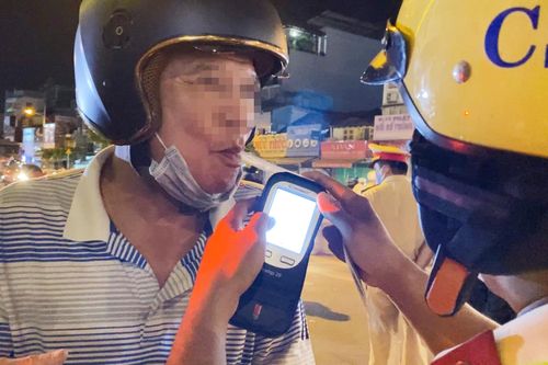 Đi ăn đám giỗ về, người đàn ông bị CSGT TP.HCM phạt 7 triệu đồng