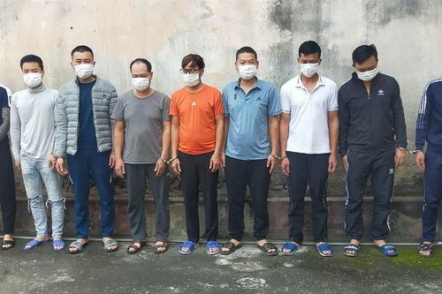Bắt 9 đối tượng tổ chức đánh bạc tại nhà