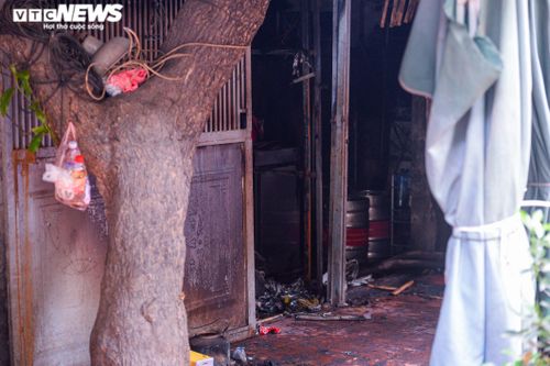 Hỏa hoạn khiến 5 người chết ở Hà Nội: Căn nhà dạng ống được cơi nới, nhỏ và bí