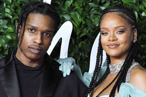 Sau nghi vấn quen 'trà xanh', bạn trai Rihanna bị bắt ở sân bay