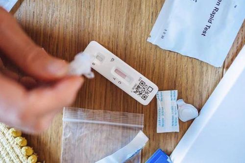 Bệnh nhân ở Anh mắc COVID-19 trong 505 ngày liên tục