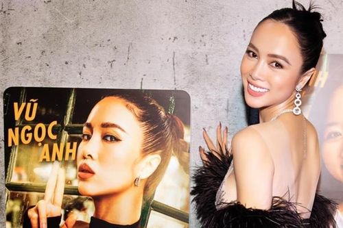 Vũ Ngọc Anh gợi cảm khoe đường cong hút mắt