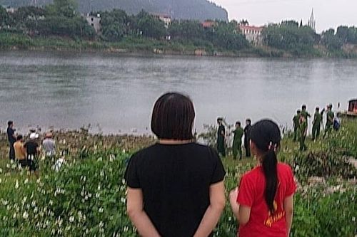 Hai bé trai đuối nước trên sông Mã