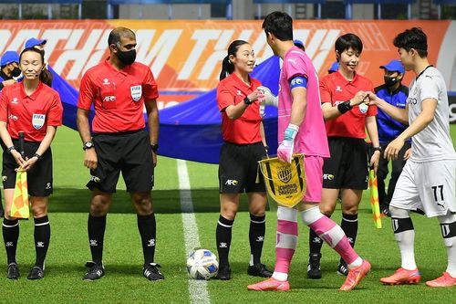 Trọng tài nữ đầu tiên bắt chính tại AFC Champions League