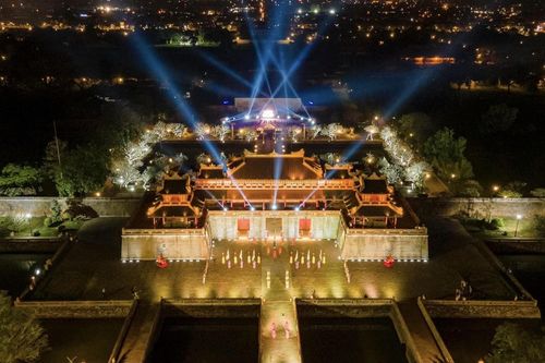Huế khai trương phố đêm Hoàng Thành, đón ngàn du khách trong nước và quốc tế
