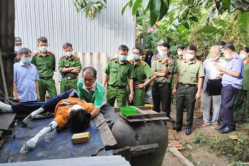 Gã đàn ông giết bạn nhậu rồi bỏ thi thể ngoài vườn