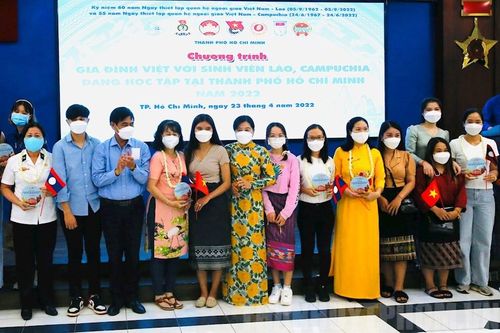 50 sinh viên Lào, Campuchia được 34 gia đình Việt nhận nuôi