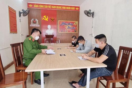 Triệu tập 3 đối tượng đánh nữ chủ quán nhập viện