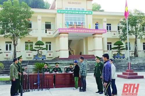 Đồn Biên phòng Cửa khẩu quốc tế Na Mèo Tuyên truyền, vận động Nhân dân giao nộp vũ khí, vật liệu nổ, công cụ hỗ trợ