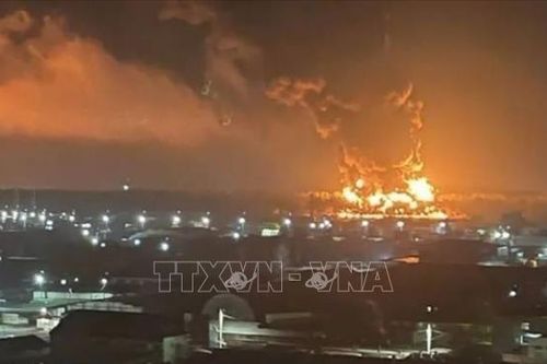 Hỏa hoạn tại kho chứa dầu mỏ ở vùng Bryansk của Nga