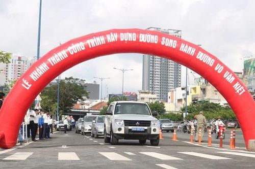 TP Hồ Chí Minh: Chính thức thông xe đường song hành đại lộ Võ Văn Kiệt