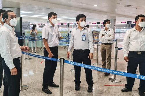 Cải tiến quy trình kiểm tra y tế đối với người nhập cảnh, giảm ùn tắc sân bay Tân Sơn Nhất