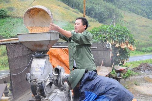 Bản Pha Luông mong sớm có nguồn điện lưới ổn định