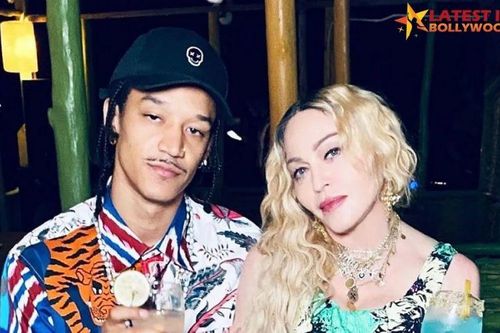 Madonna chia tay bạn trai kém 36 tuổi