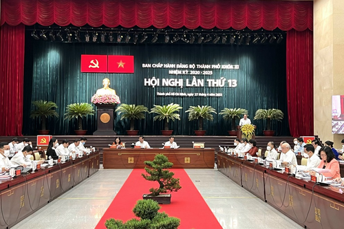 Thành ủy TP Hồ Chí Minh khai mạc Hội nghị lần thứ 13 bàn nhiều vấn đề kinh tế xã hội, quản lý tài sản công