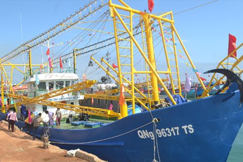 Rất buồn khi tàu bị… cho thuê
