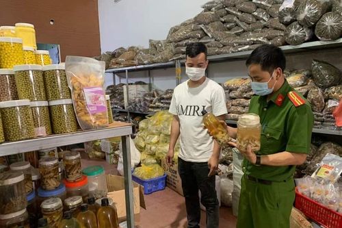 Phát hiện kho 'thần dược' không rõ nguồn gốc