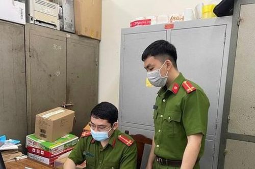 'Đút túi' 4 tỷ từ mua bán hóa đơn, Giám đốc Tập đoàn Toàn Vĩ bị khởi tố