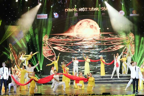 'Chung một dòng sông' lan tỏa kết nối trái tim người Việt