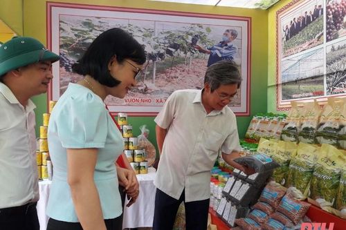 Huyện Nông Cống trưng bày sản phẩm OCOP và sản phẩm chủ lực tiêu biểu