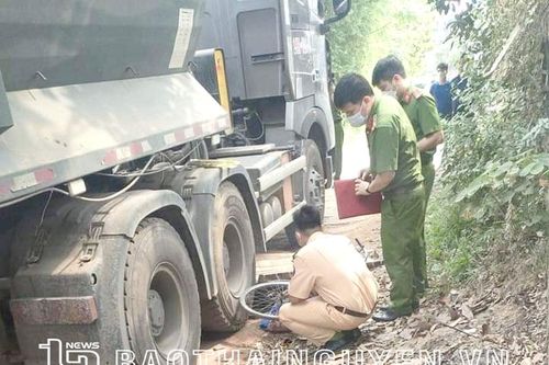 Một cháu bé tử vong do tai nạn giao thông