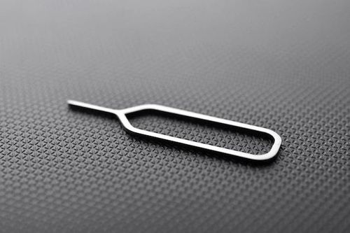 Apple bán que chọc SIM giá 4 USD