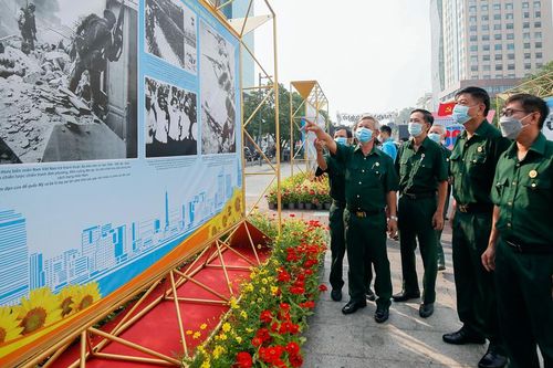 Triển lãm 'Thành phố Hồ Chí Minh - 47 năm cùng cả nước, vì cả nước'