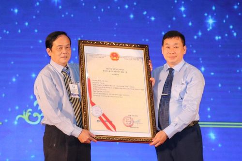 Trao giấy chứng nhận chỉ dẫn địa lý sản phẩm tôm sú Cà Mau