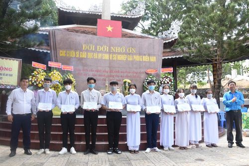 Công đoàn Ngành Giáo dục tỉnh Tây Ninh phát động Tháng Công nhân