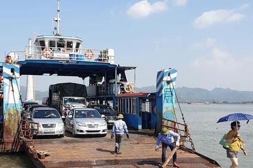 Tạm dừng đưa ô tô con ra Cát Bà dịp lễ, du khách di chuyển thế nào?