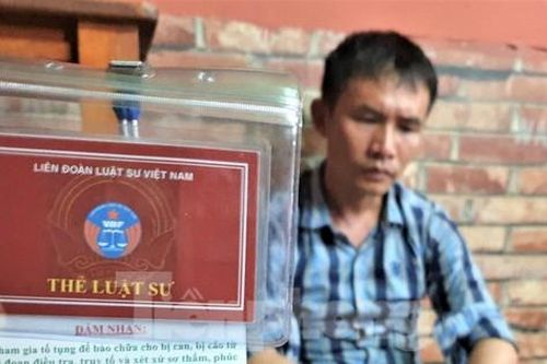 Thợ hồ giả luật sư tư vấn tình yêu, hôn nhân rồi lừa tiền