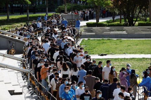 Bắc Kinh hoàn thành xét nghiệm COVID-19 vòng một với 20 triệu dân