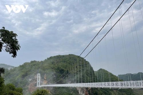 Ngày 29/4, cầu kính đi bộ dài nhất thế giới mở cửa đón khách