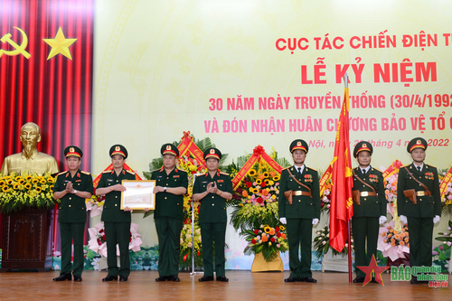 Cục Tác chiến điện tử đón nhận Huân chương Bảo vệ Tổ quốc hạng Ba