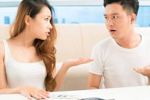 Lý do vợ đòi quản hết tiền của chồng
