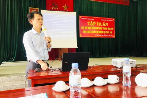 Tập huấn quy định của pháp luật trong khai thác và bảo vệ nguồn lợi thủy sản
