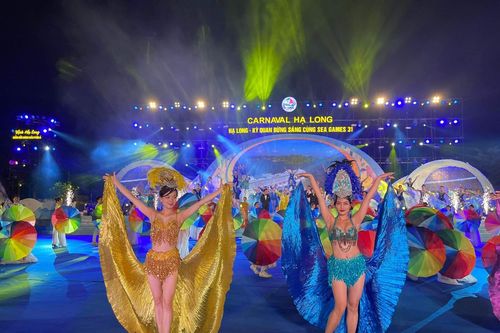 Rực rỡ sắc màu Carnaval Hạ Long