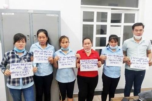 Bắt 7 đối tượng nữ đánh đề trong công ty