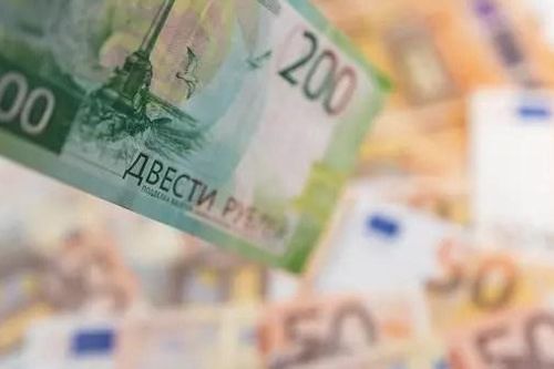 Đồng rúp Nga tiếp tục tăng lên mức cao nhất hơn 2 năm so với euro