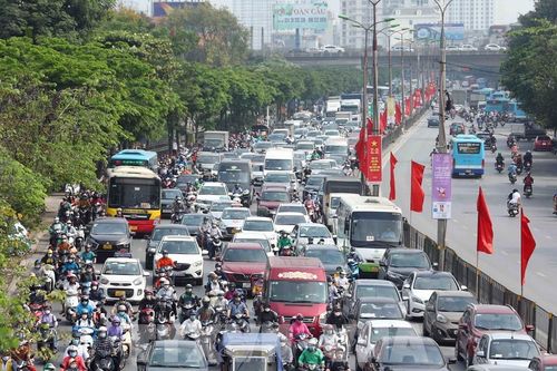 Ùn tắc kéo dài trong ngày đầu kỳ nghỉ lễ 30/4 – 1/5