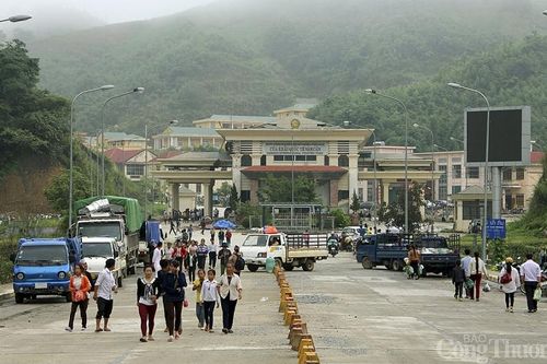 Nghệ An: Chợ biên cửa khẩu quốc tế Nậm Cắn hoạt động trở lại