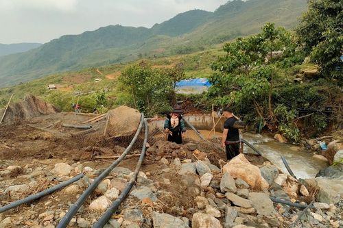 Mưa lớn cuốn trôi 5 tấn cá đặc sản của người dân Sa Pa