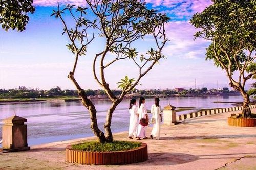 Qua vùng 'đất thép nở hoa'
